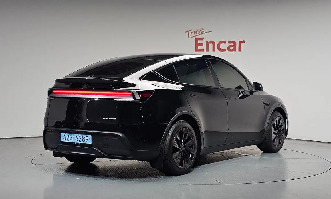 Tesla Model Y — фото 4
