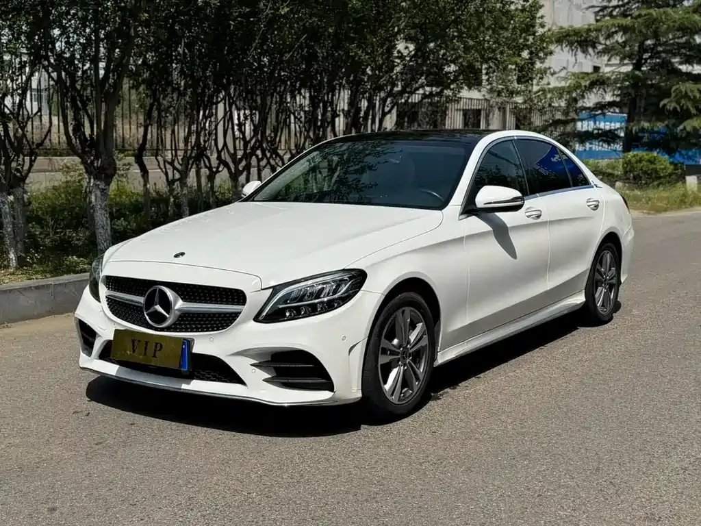 Mercedes-Benz C-Class — фото 1