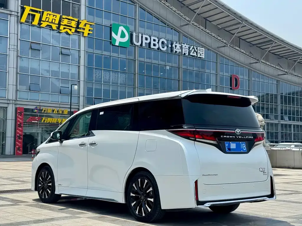 Toyota Vellfire — фото 9