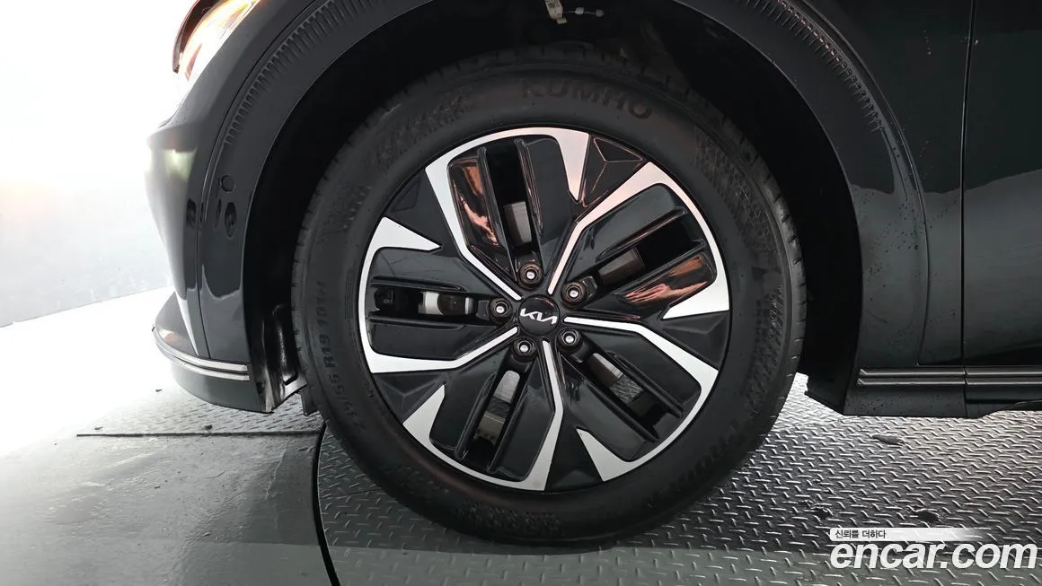 Kia EV6 2023 из KR, фото 8