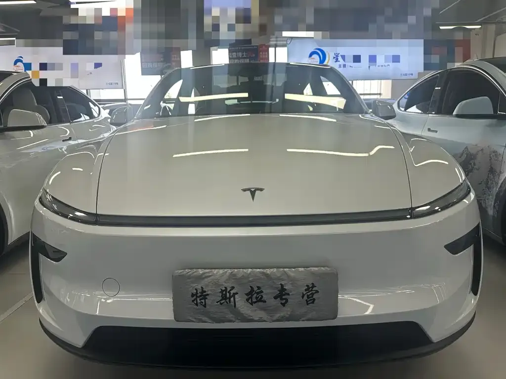 Tesla Model Y — фото 6
