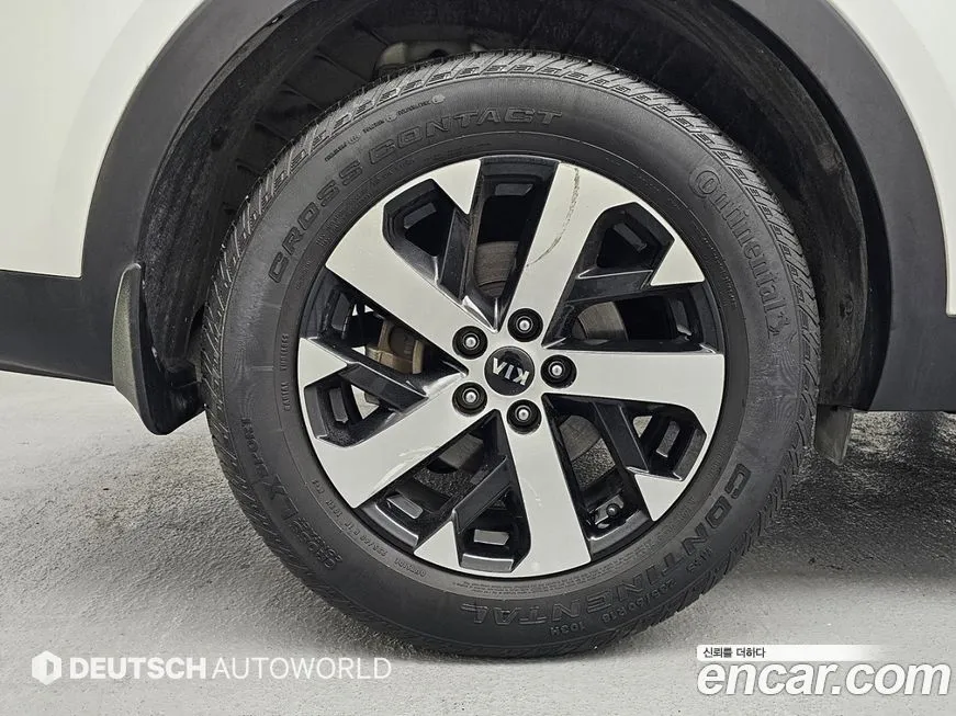 Kia Sorento — фото 10