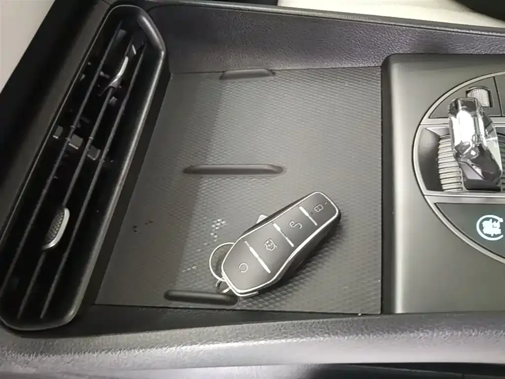 BYD Seal 05 DM-i — фото 9