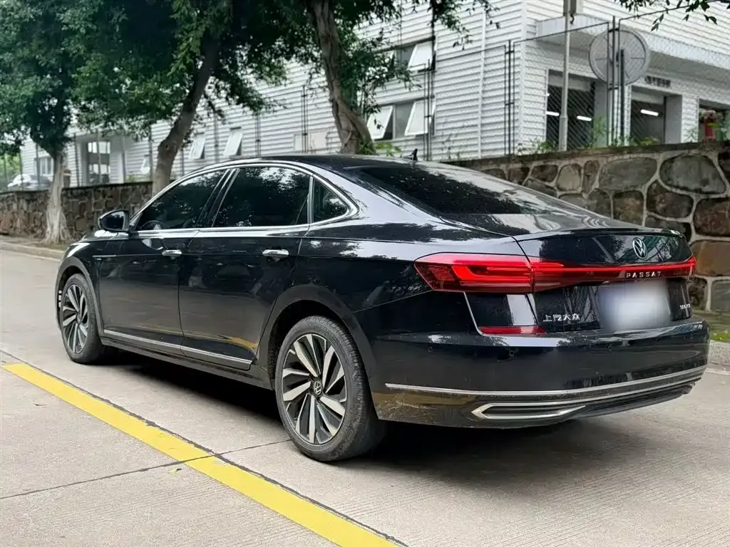 Volkswagen Passat — фото 7