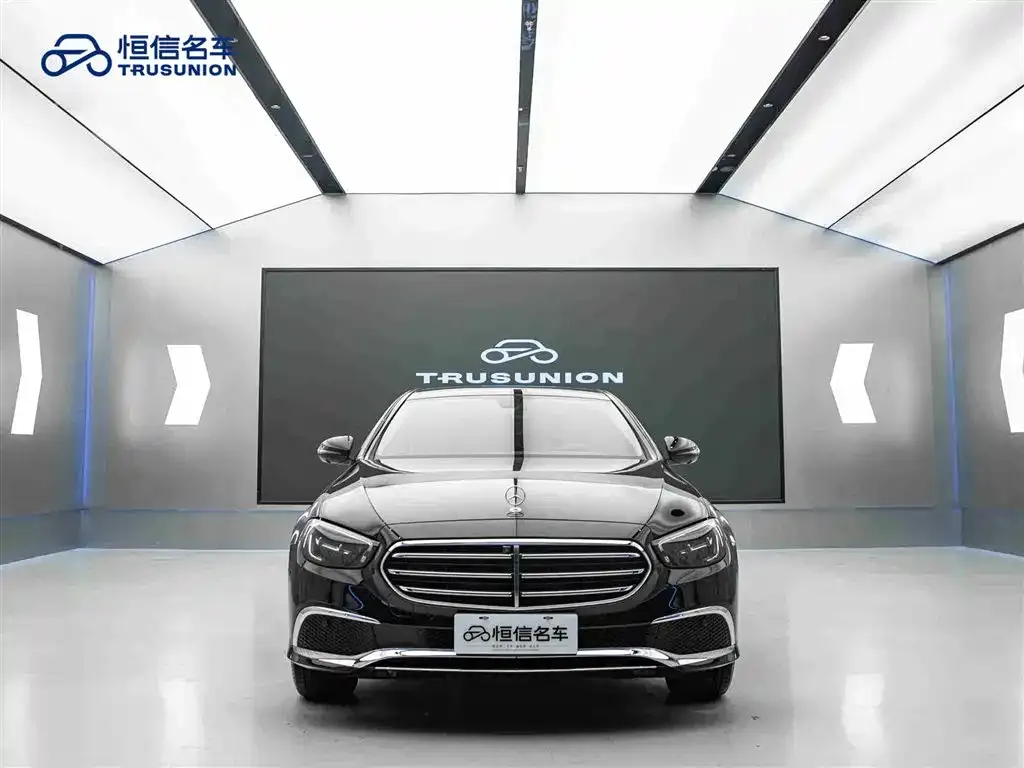 Mercedes-Benz E-Class — фото 8