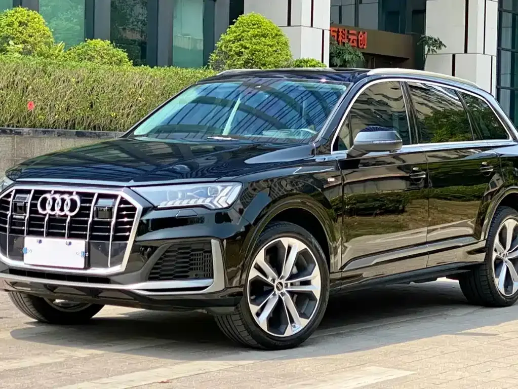 Audi Q7 — фото 1