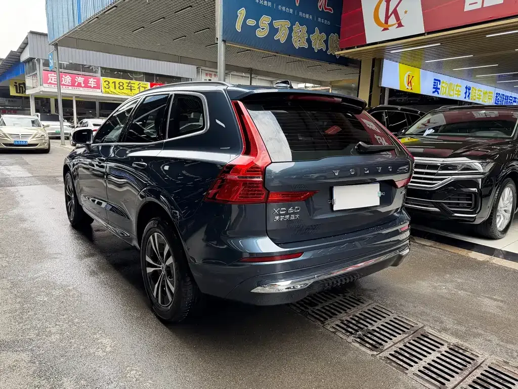 Volvo XC60 — фото 10