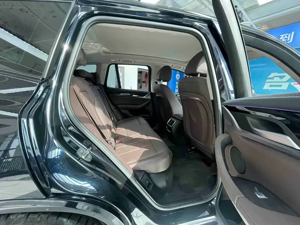 BMW iX3 2023 из CN, фото 8
