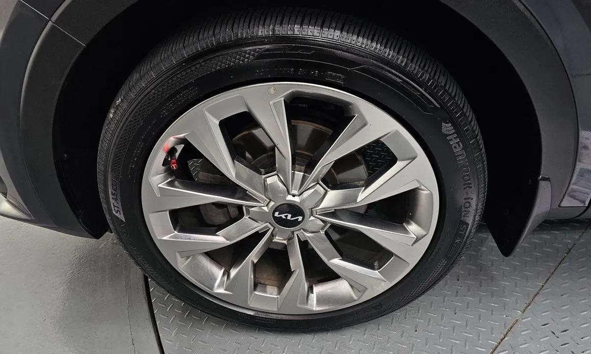 Kia Sorento — фото 10