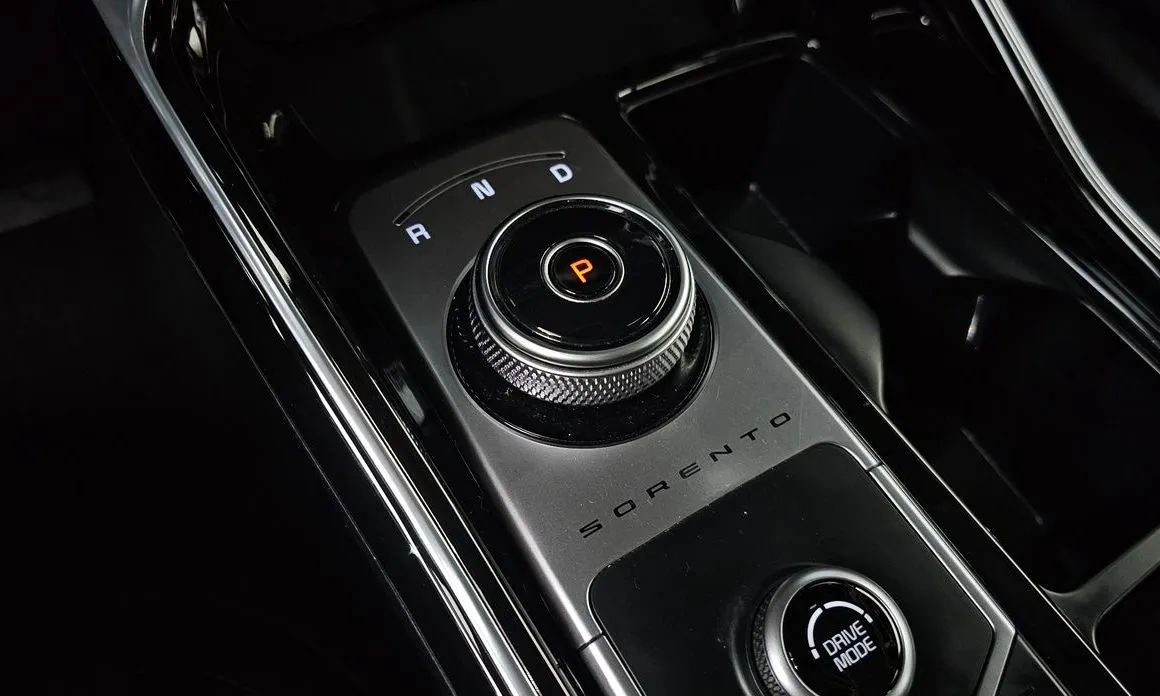 Kia Sorento — фото 7