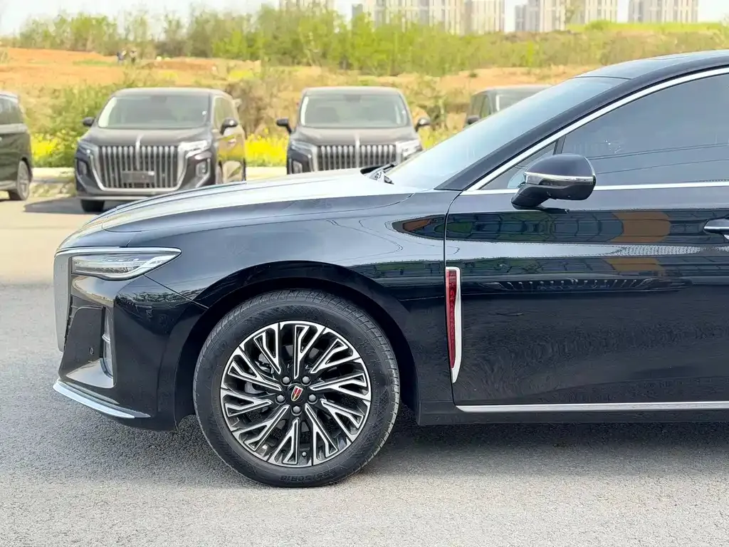 Hongqi H5 — фото 2
