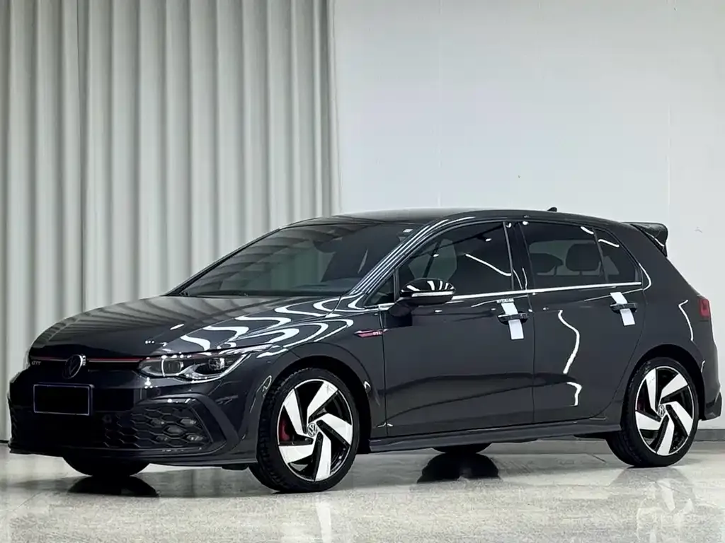 Volkswagen Golf GTI — фото 1