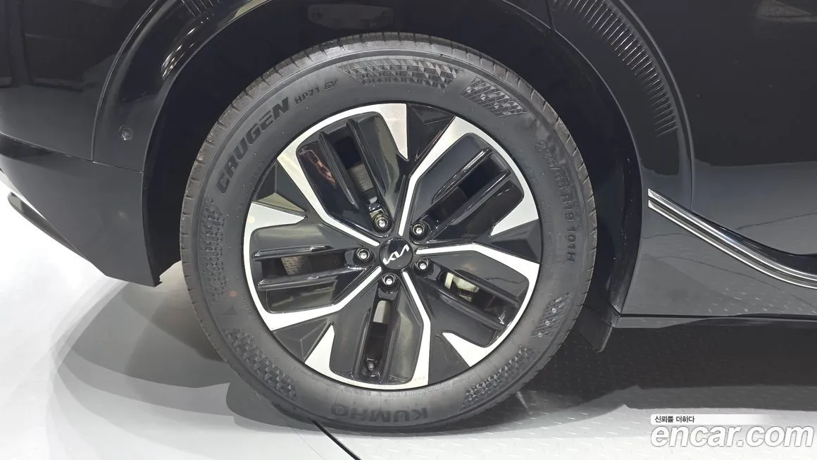Kia EV6 — фото 9