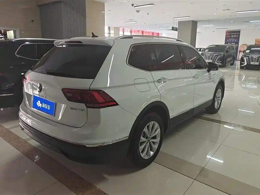 Volkswagen Tiguan L — фото 6