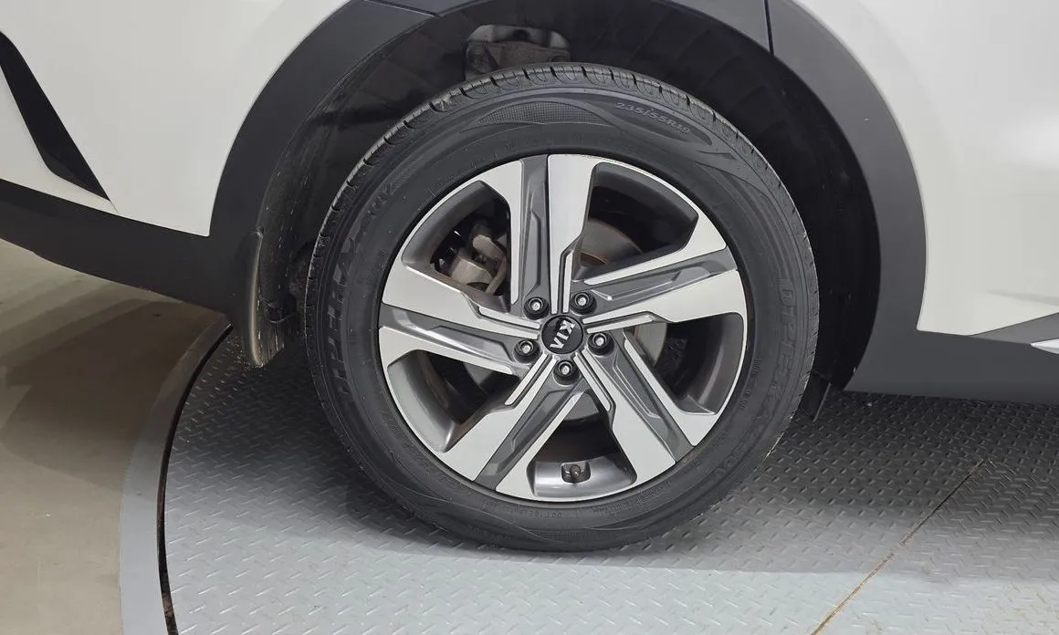 Kia Sorento — фото 6