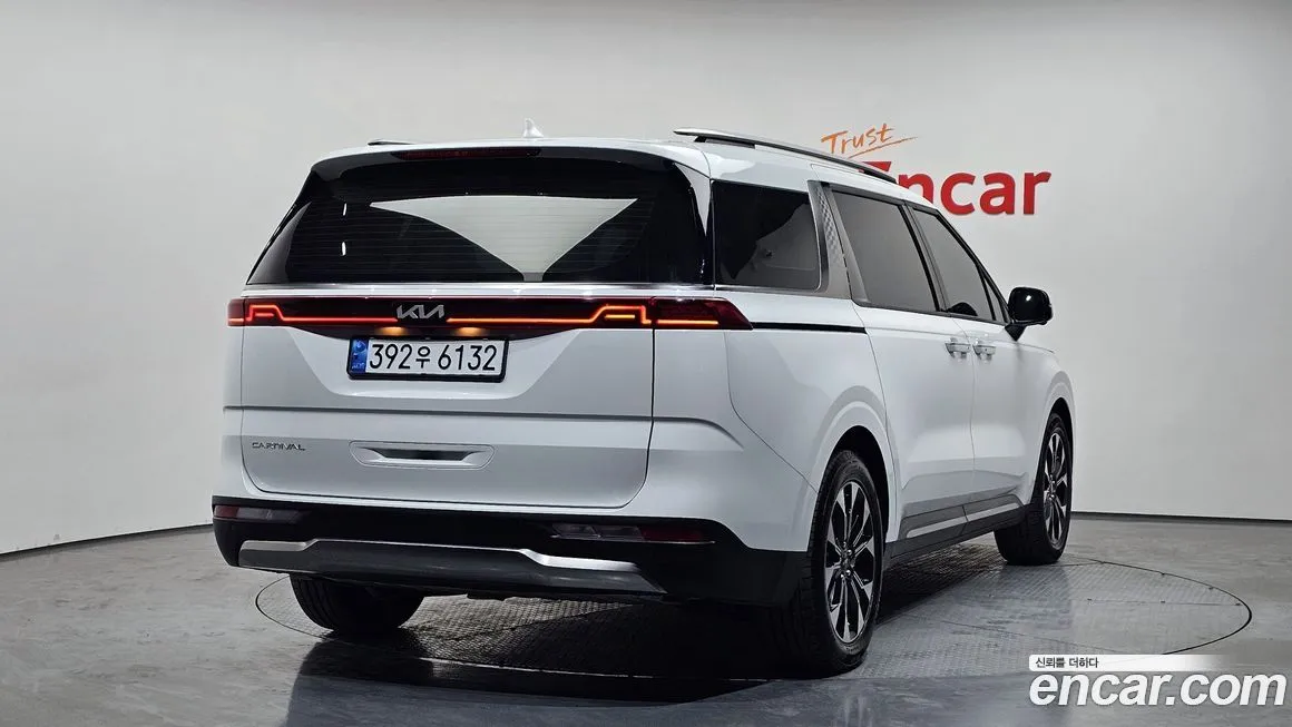 Kia Carnival — фото 4