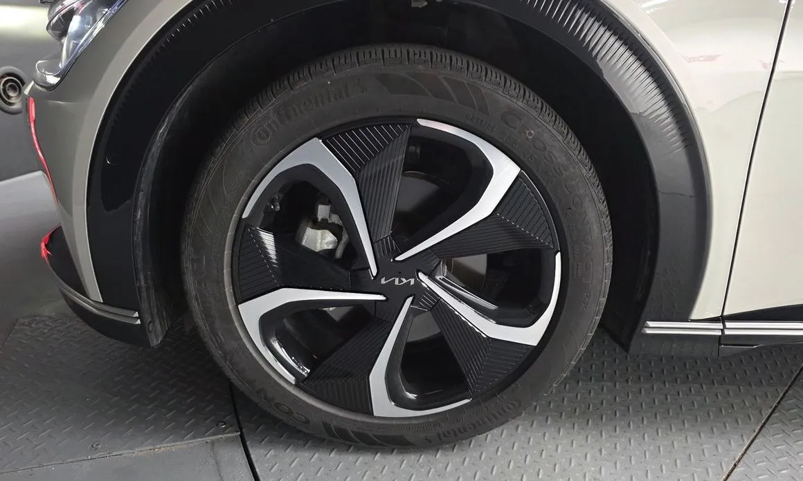 Kia EV6 — фото 6