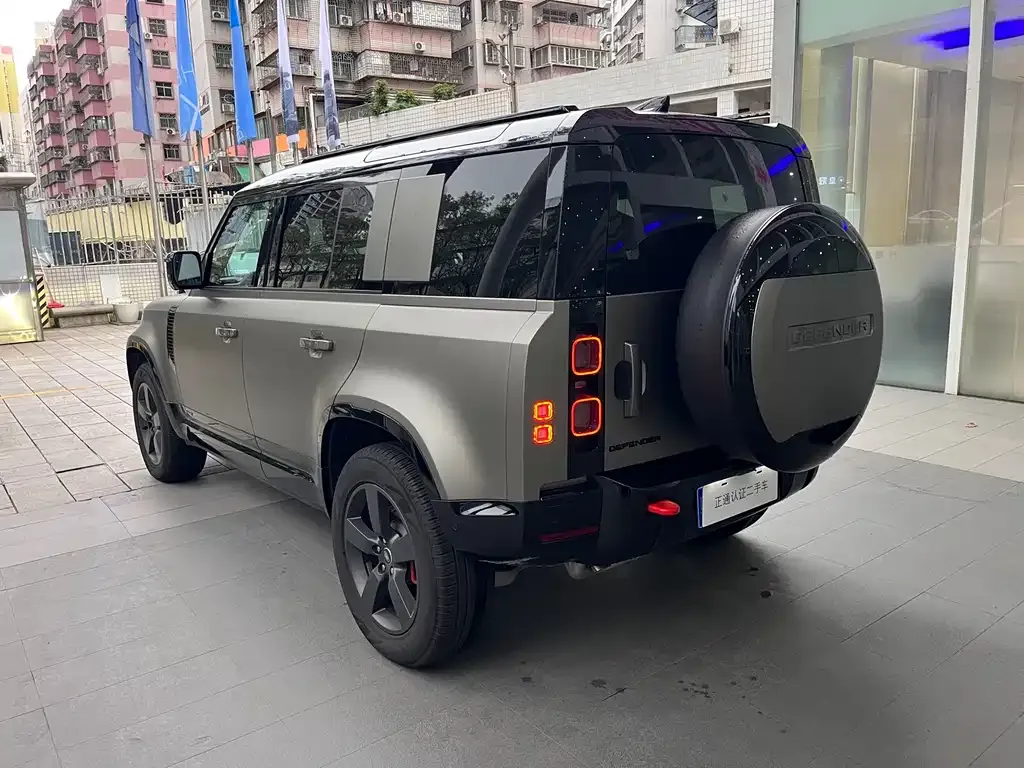 Land Rover Defender — фото 10