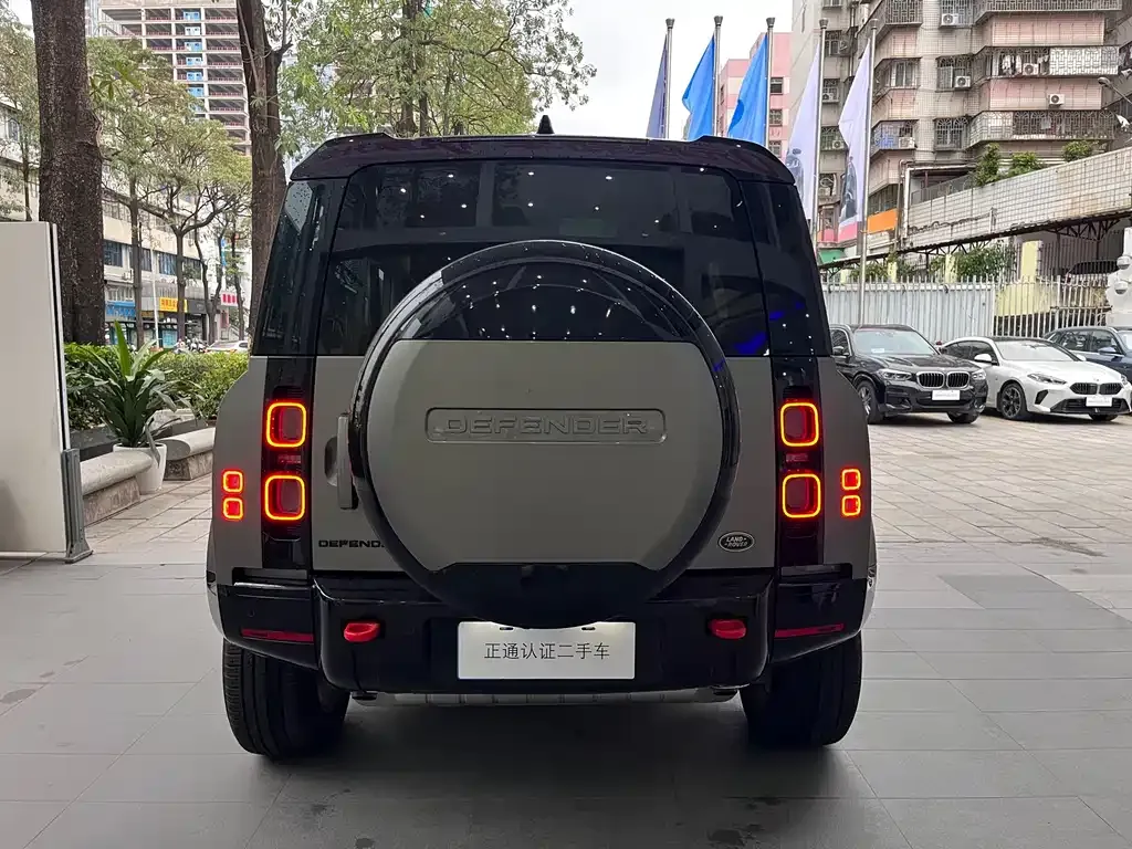 Land Rover Defender — фото 9