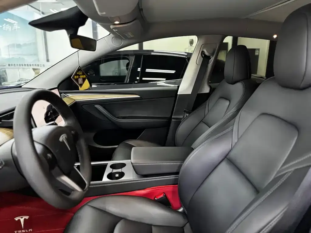 Tesla Model Y — фото 8