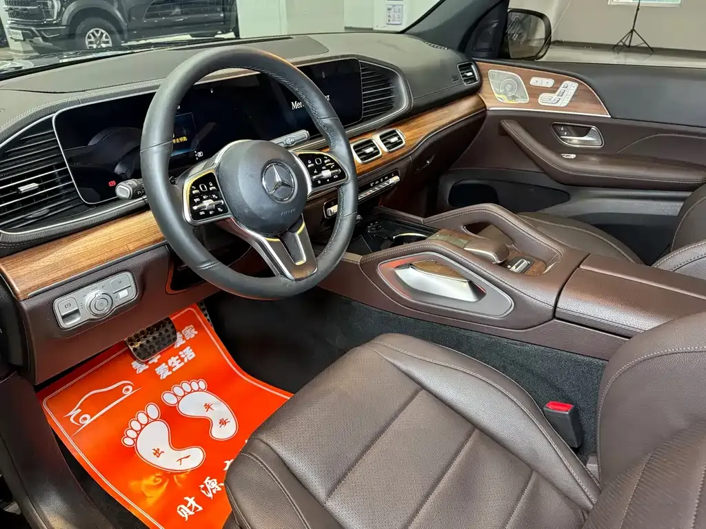 Mercedes-Benz GLS — фото 10