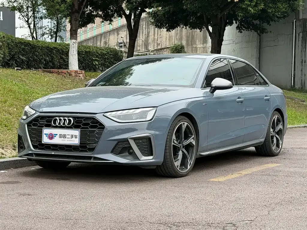 Audi A4L — фото 1