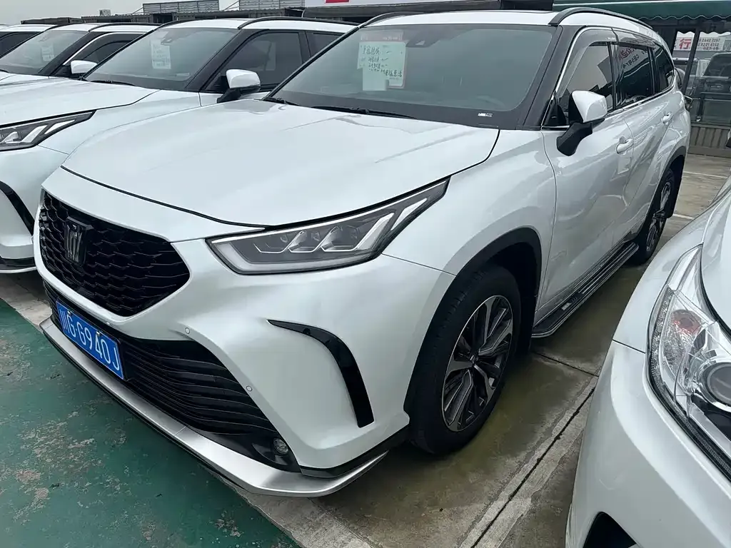 Toyota Crown Kluger