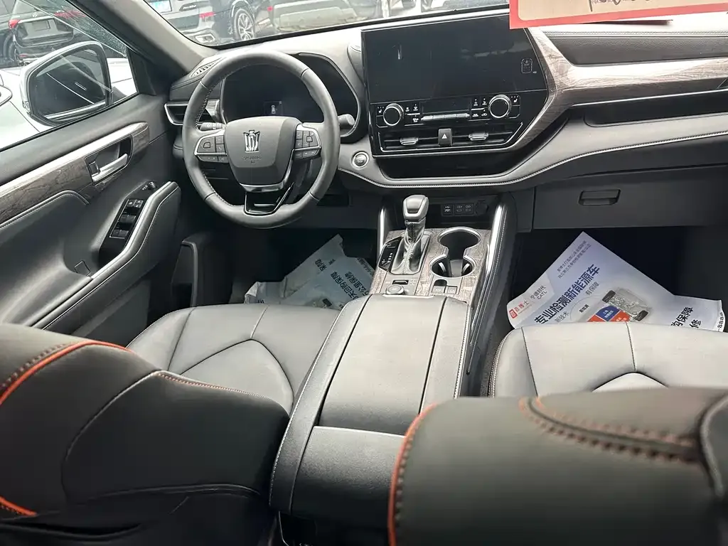 Toyota Crown Kluger 2024 из CN, фото 9
