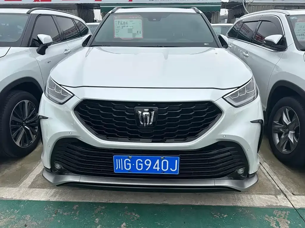 Toyota Crown Kluger 2024 из CN, фото 6