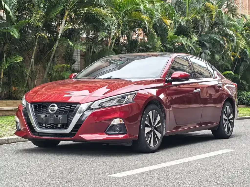 Nissan Teana — фото 1