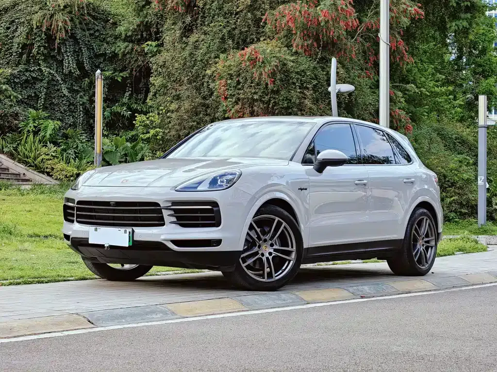 Porsche Cayenne Hybrid — фото 1