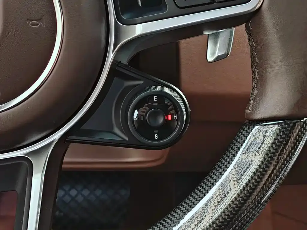 Porsche Cayenne Hybrid — фото 3