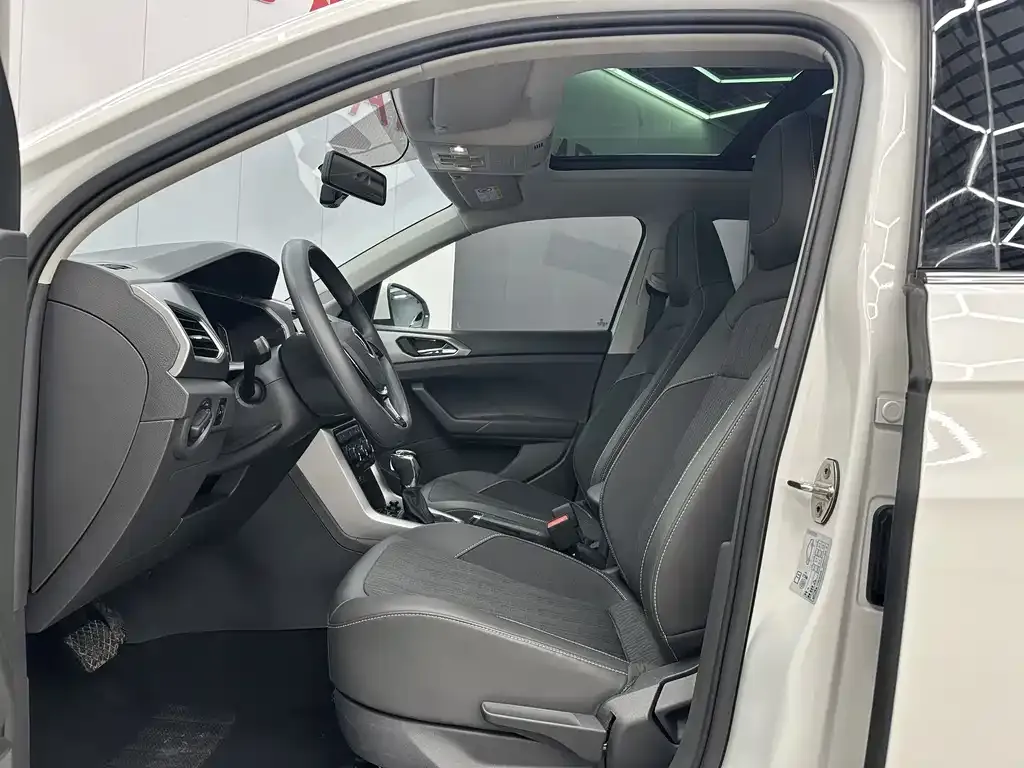 Volkswagen T-Cross — фото 4