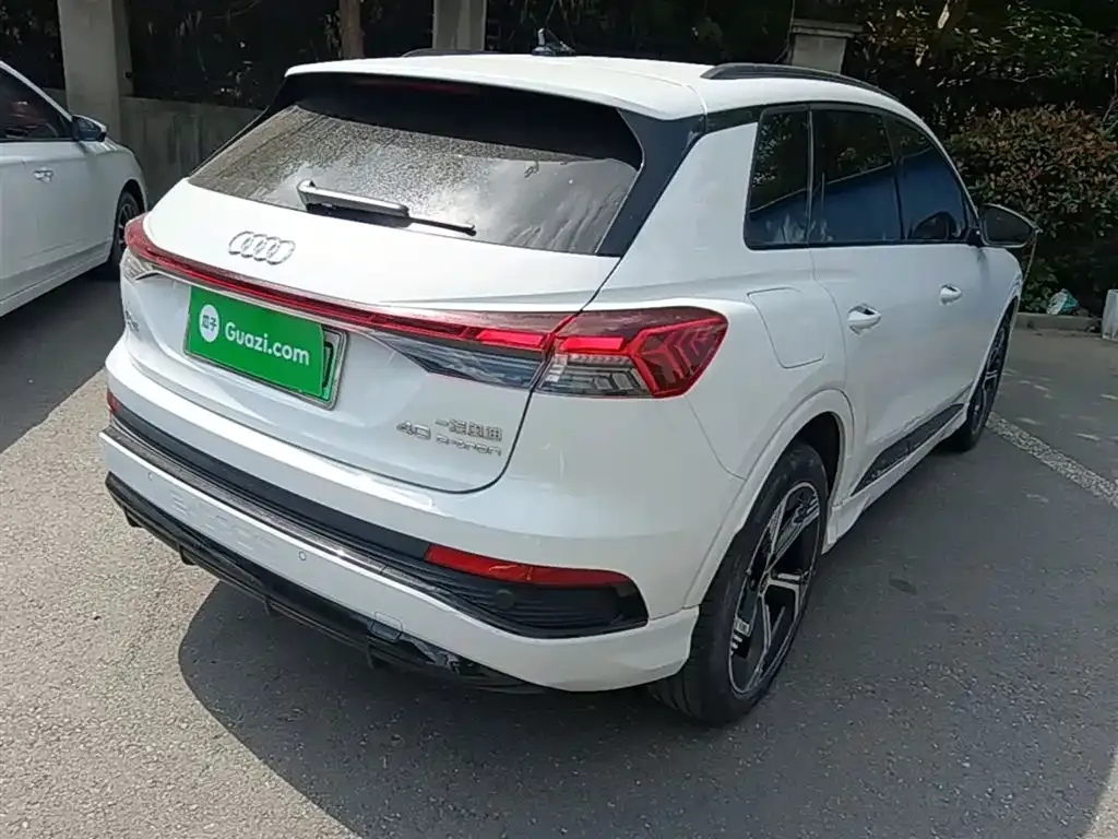 Audi Q4 e-tron — фото 10