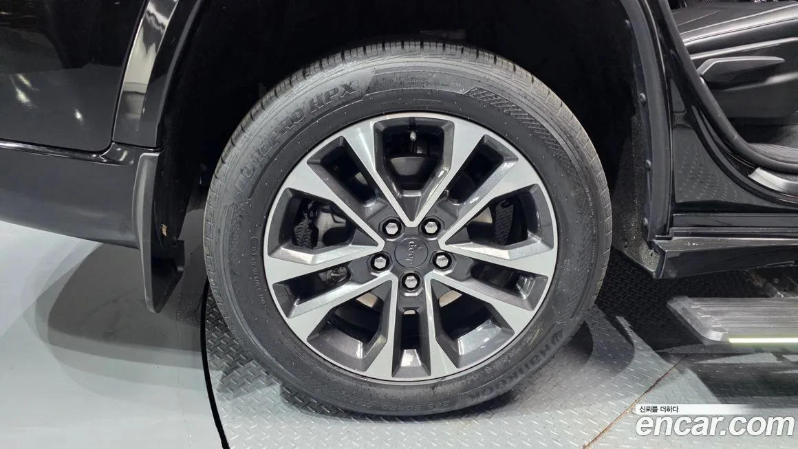 Jeep Cherokee — фото 9