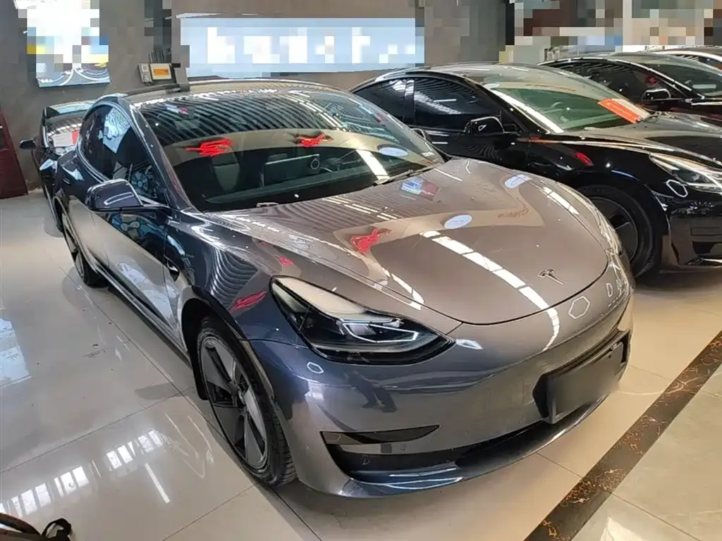 Tesla Model 3 — фото 9