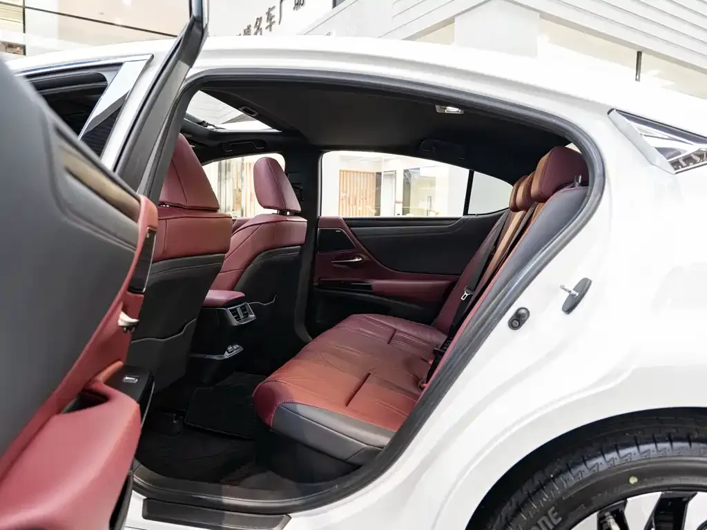 Lexus ES 2023 из CN, фото 3