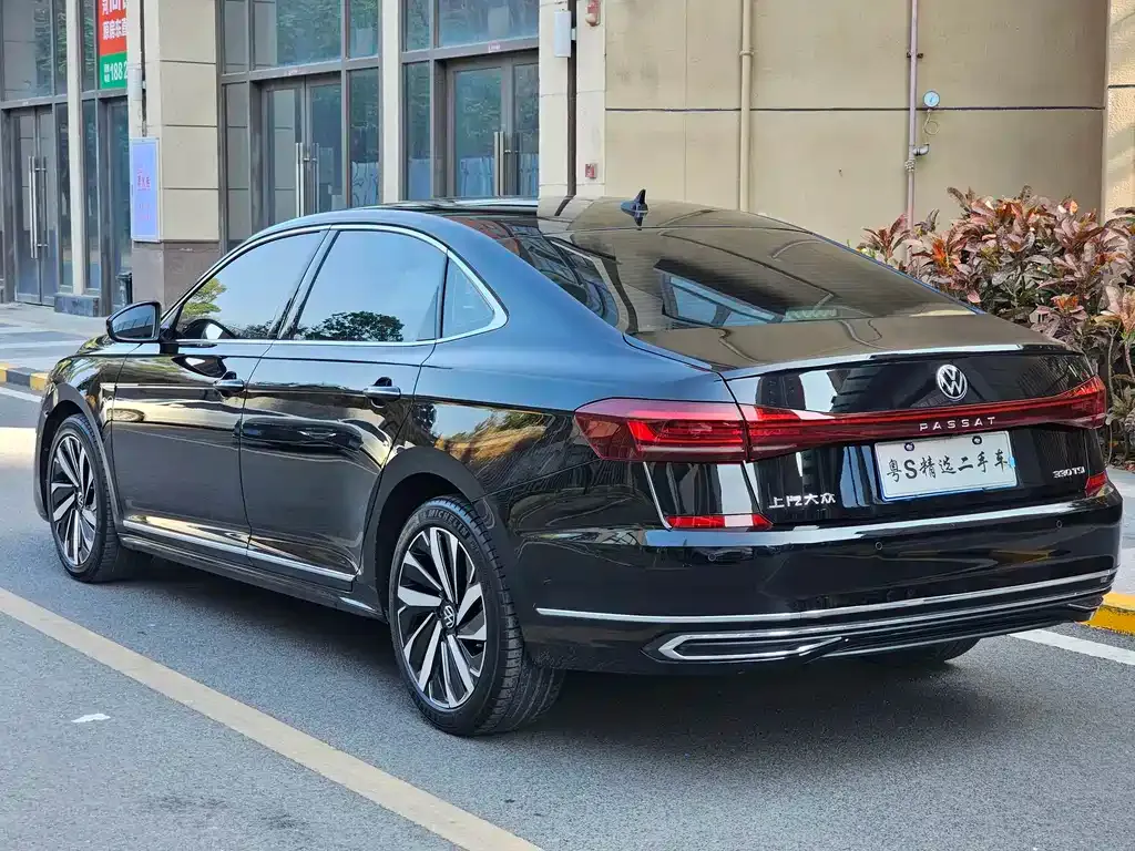 Volkswagen Passat — фото 8