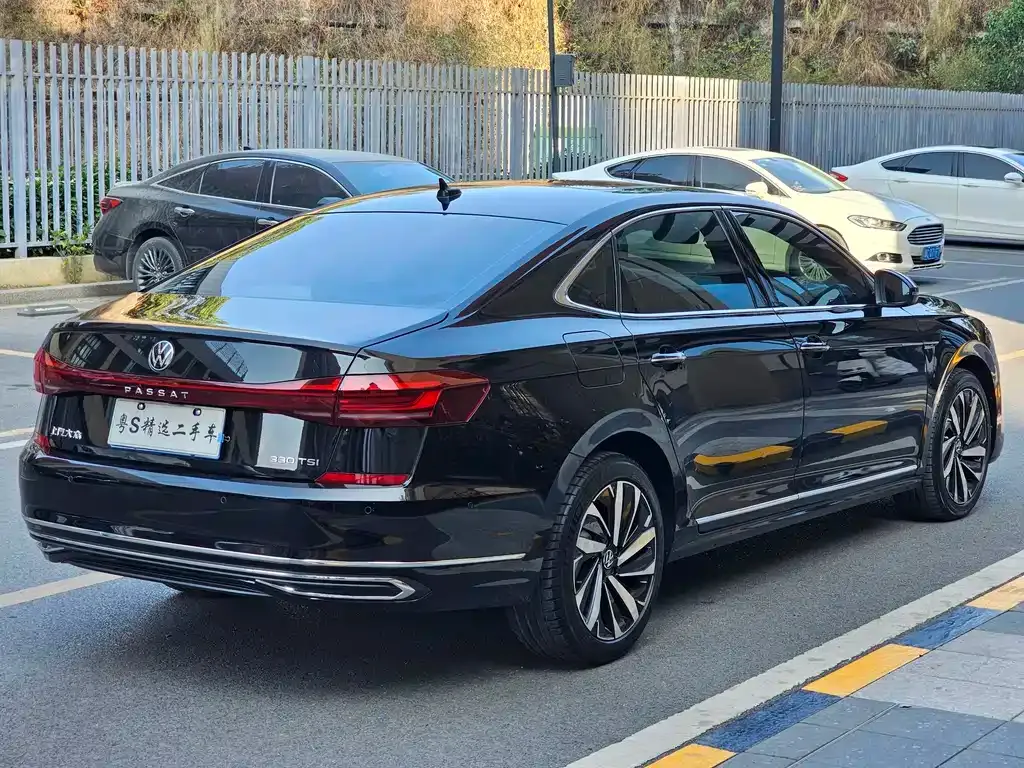 Volkswagen Passat — фото 9