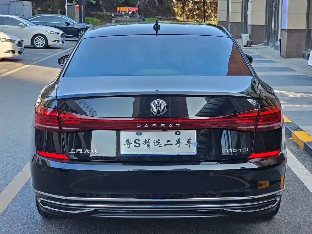 Volkswagen Passat — фото 5