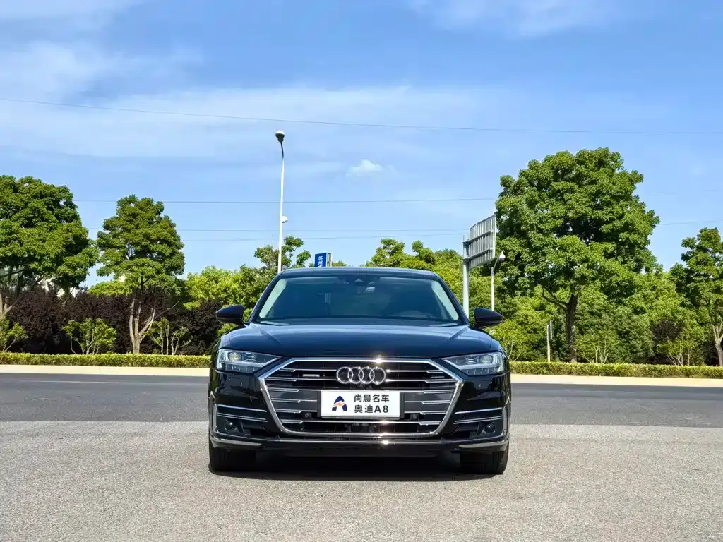 Audi A8 — фото 4