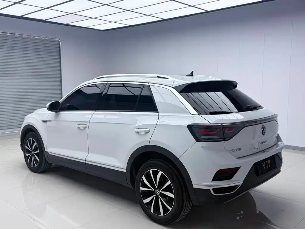 Volkswagen T-Roc — фото 7