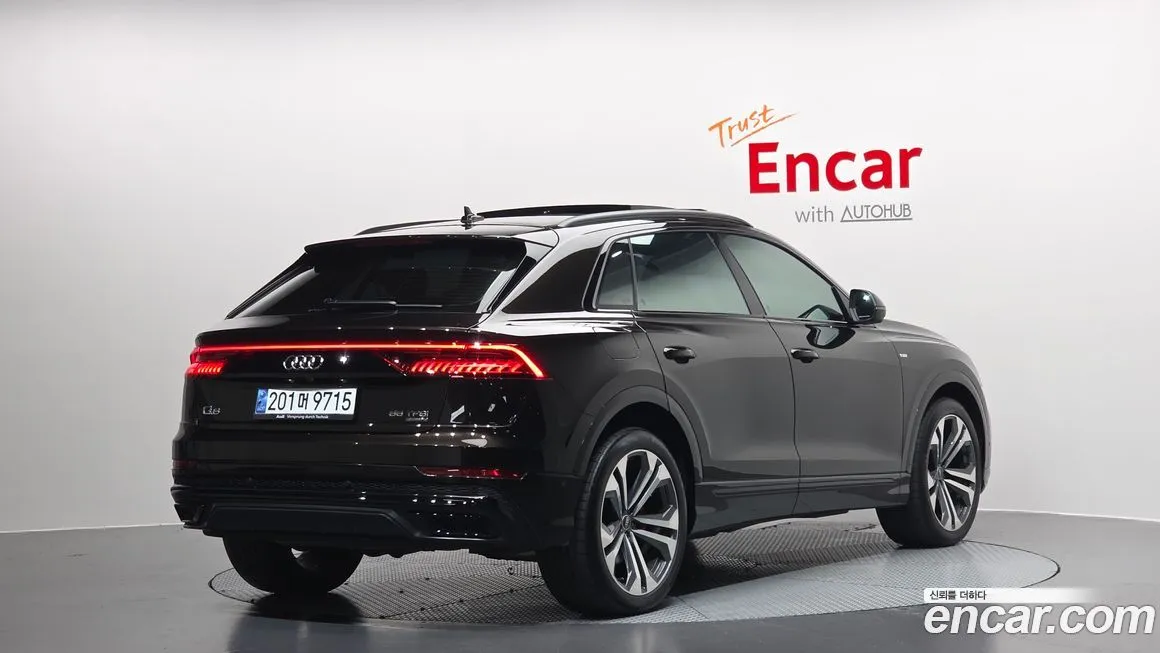 Audi Q8 — фото 2