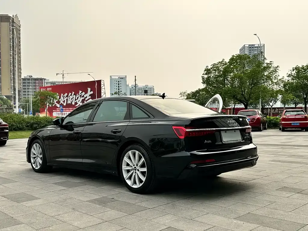 Audi A6L — фото 6