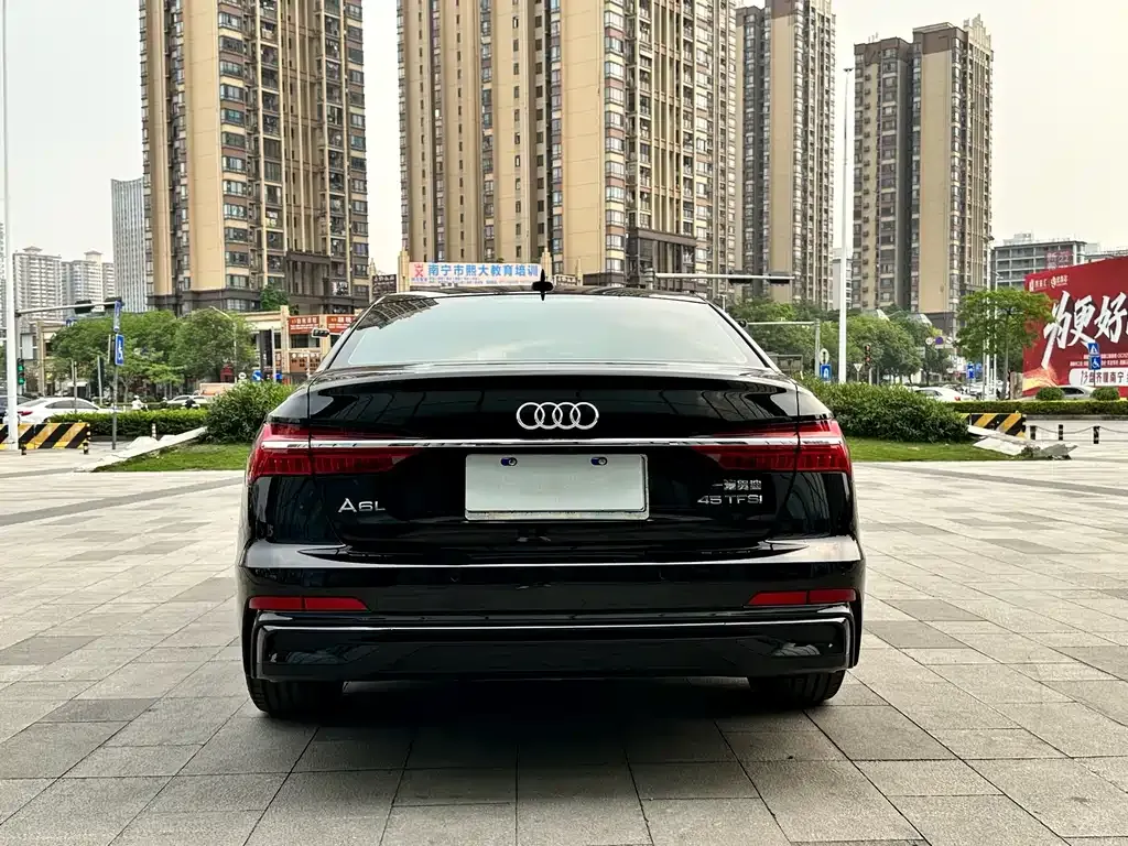 Audi A6L — фото 9