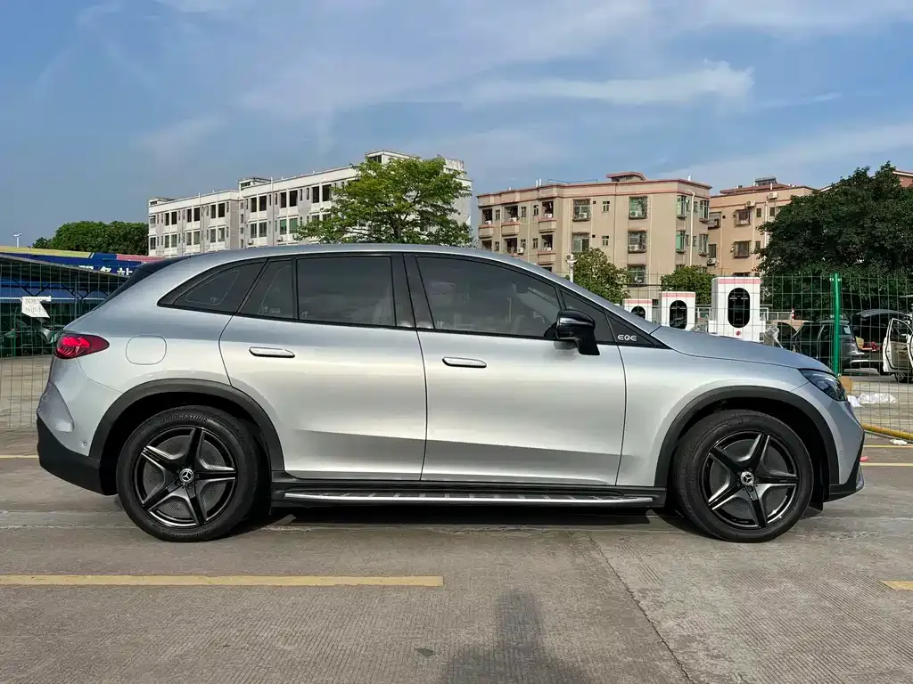 Mercedes-Benz EQE SUV — фото 8