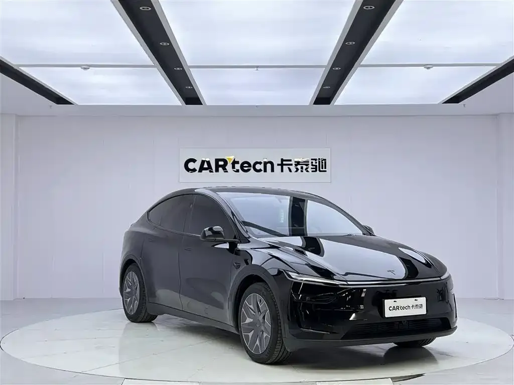 Tesla Model Y L — фото 6