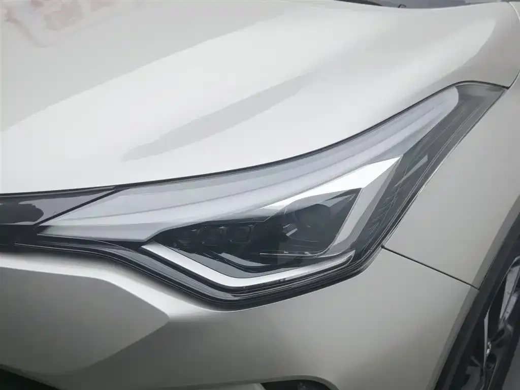 Toyota C-HR — фото 7