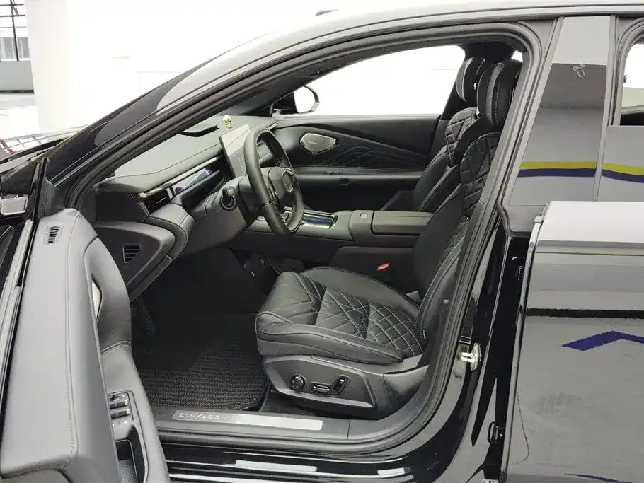 Lynk & Co 10 EM-P 2025 из CN, фото 3