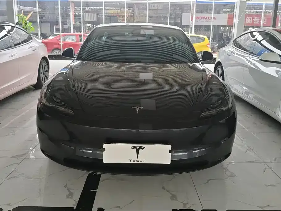 Tesla Model 3 — фото 6